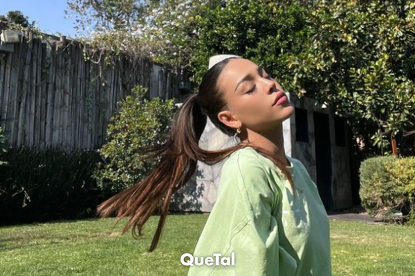 Danna Paola vive un emotivo momento al conocer a una fan cuya madre está desaparecida